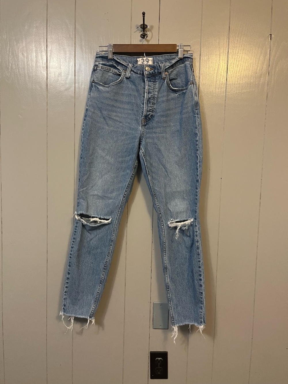 We The Free Curvy Women’s 29 Distressed Straight Denim Jeans Ripped Raw Hem